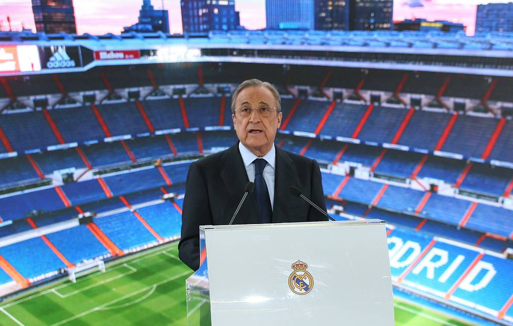 epa07646307 Real Madrid's President, Florentino Perez, delivers a speech during the presentation of Real Madrid's new soccer player Eden Hazard at Santiago Bernabeu stadium in Madrid, Spain, 12 June 2019. Hazard has signed a five-seasons-contract with Real Madrid after Spanish LaLiga's club Real Madrid reached an agreement with Chelsea FC for his transfer for 100 million euro plus 30 on variables.  EPA-EFE/Rodrigo Jimenez