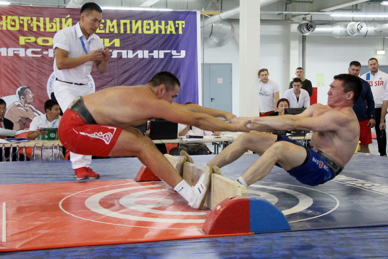 Абсолютный чемпионат. Яковенко мас рестлинг. Чемпионат России по мас рестлингу призы. Абсолютный Чемпионат мас-рестлинга Саха. Фото сборная мас рестлинг.